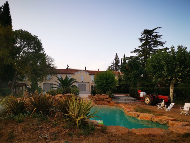 Prix démoustication pour jardins privés à saint Raphaël dans le Var
